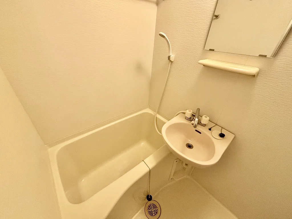 設備・仕様は号室により異なる為、現況を優先いたします。