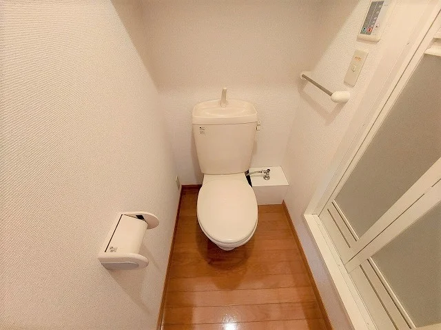 バス・トイレ別で快適です。