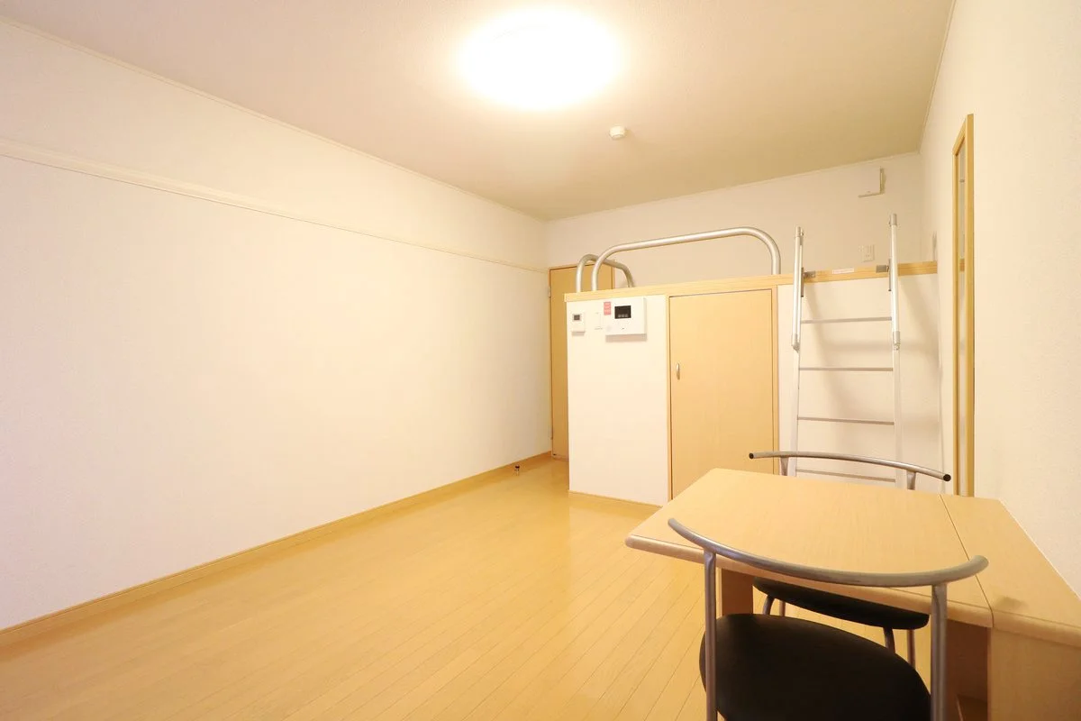 ハイベッドは収納が多く有りスッキリと片付けが可能！