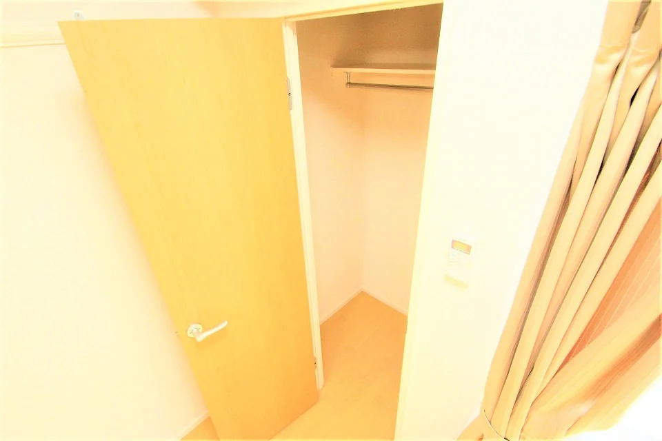 収納がベランダに出ているので、隣の方も気にならない。