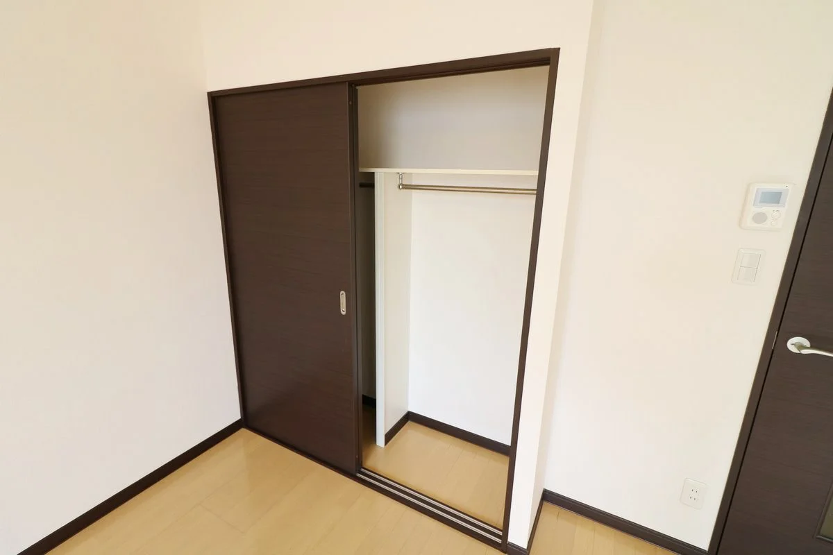 大型クローゼットにより女性の方でも収納が安心！