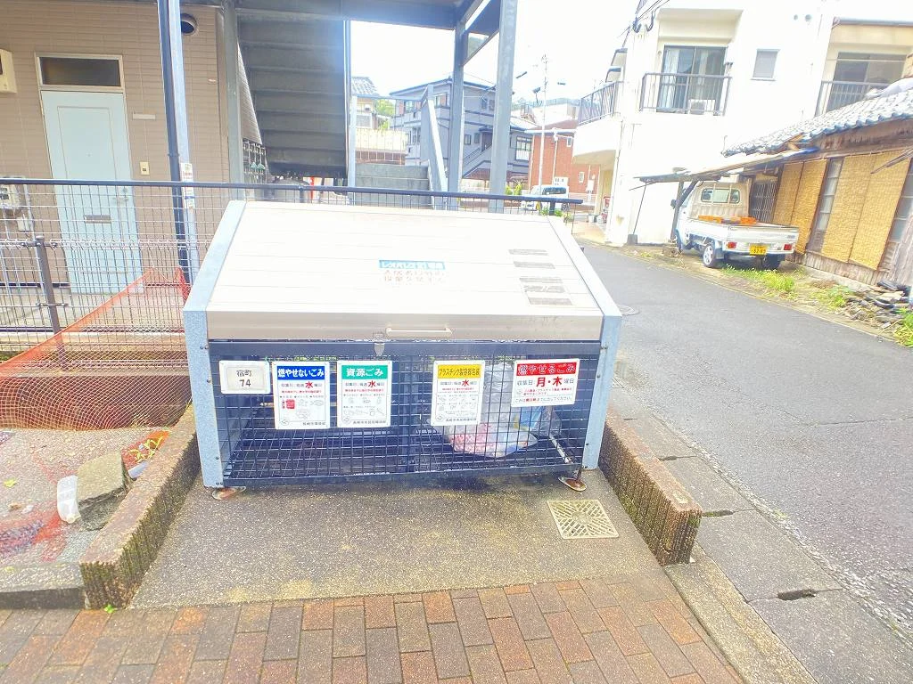 設備・仕様は号室により異なる為現況を優先致します。