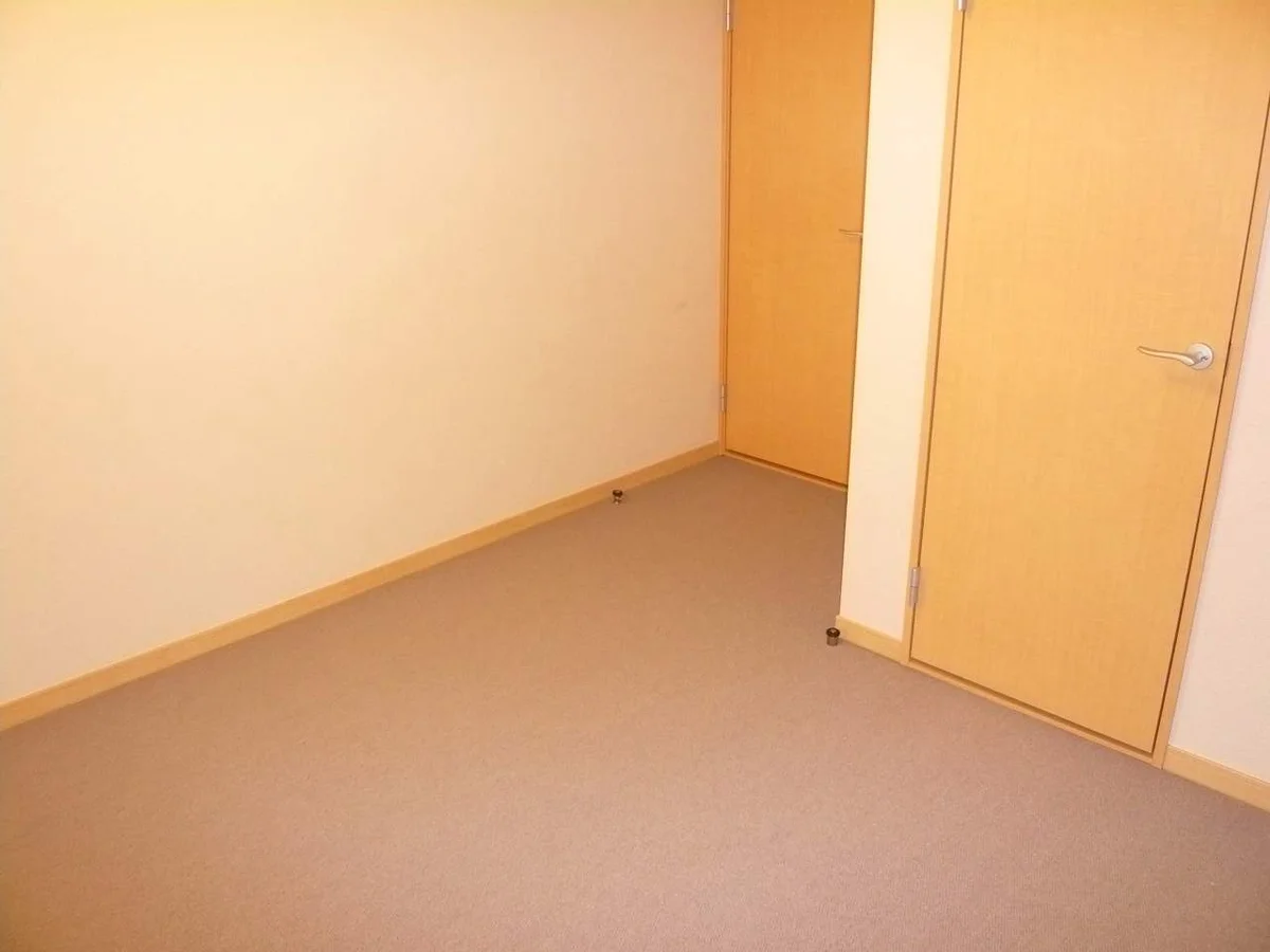 ２階は絨毯のお部屋です。