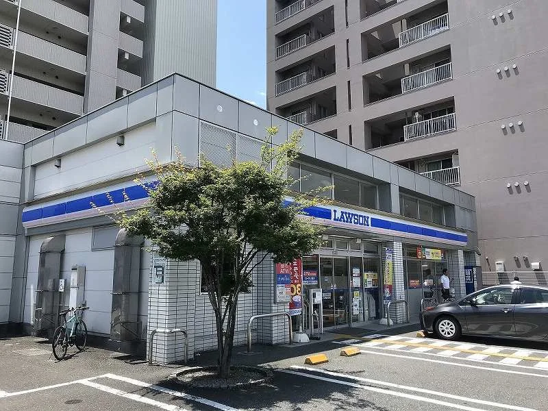 ローソン 高知新本町まで908メートル（徒歩12分）