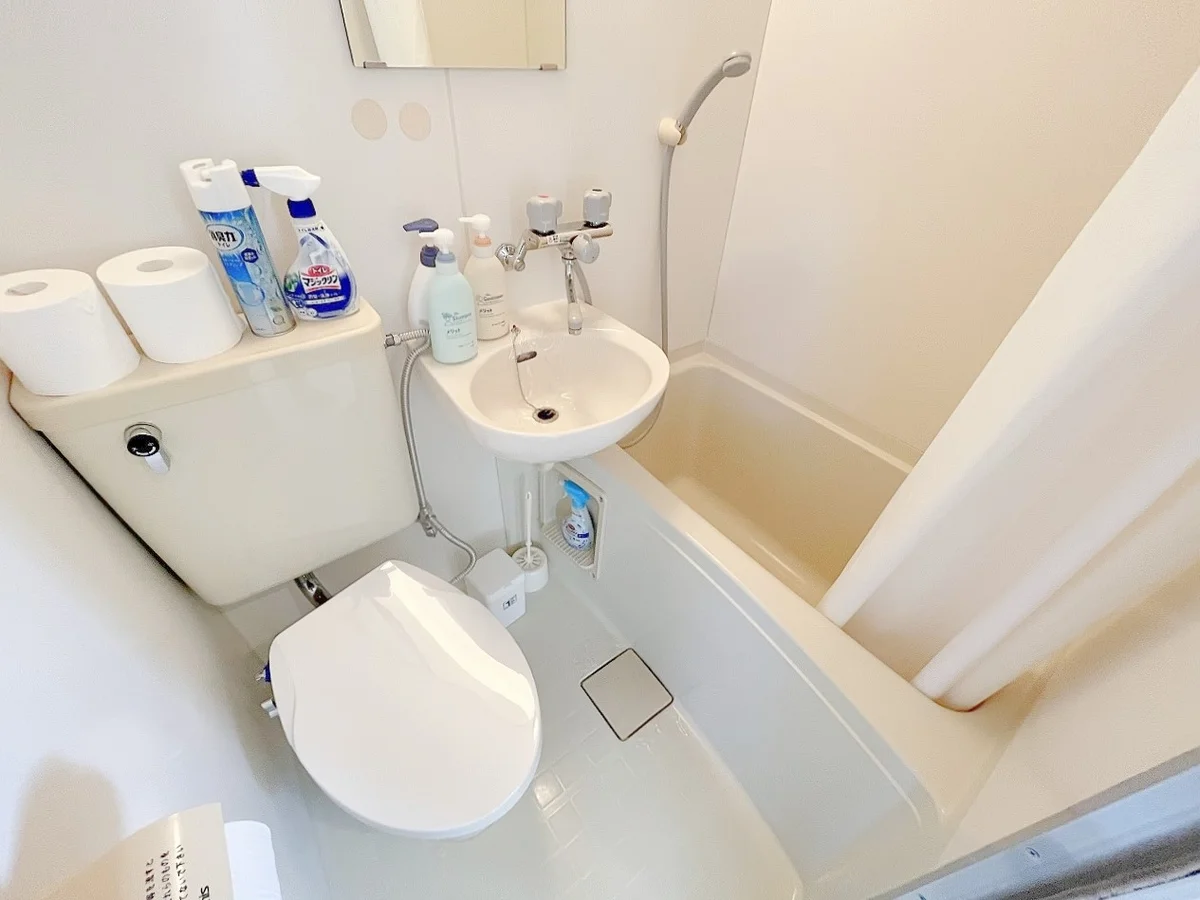 ３点式のユニットバスです☆洗浄便座付き☆（温水は出ません）