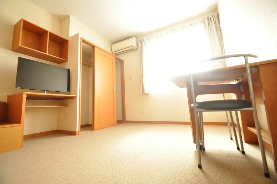 開放的な窓があり明るい空間です