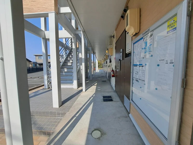 廊下1F・インフォメーションボード