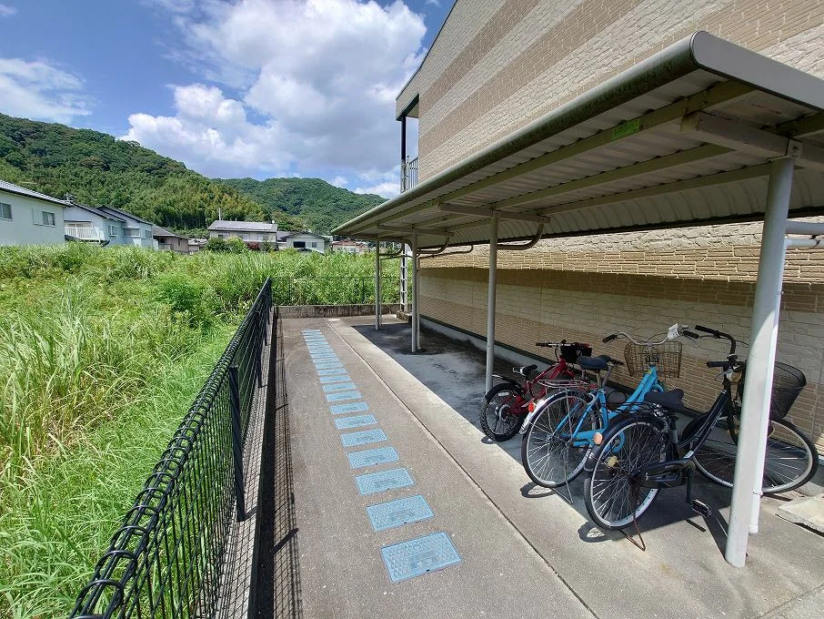 屋根付き駐輪場