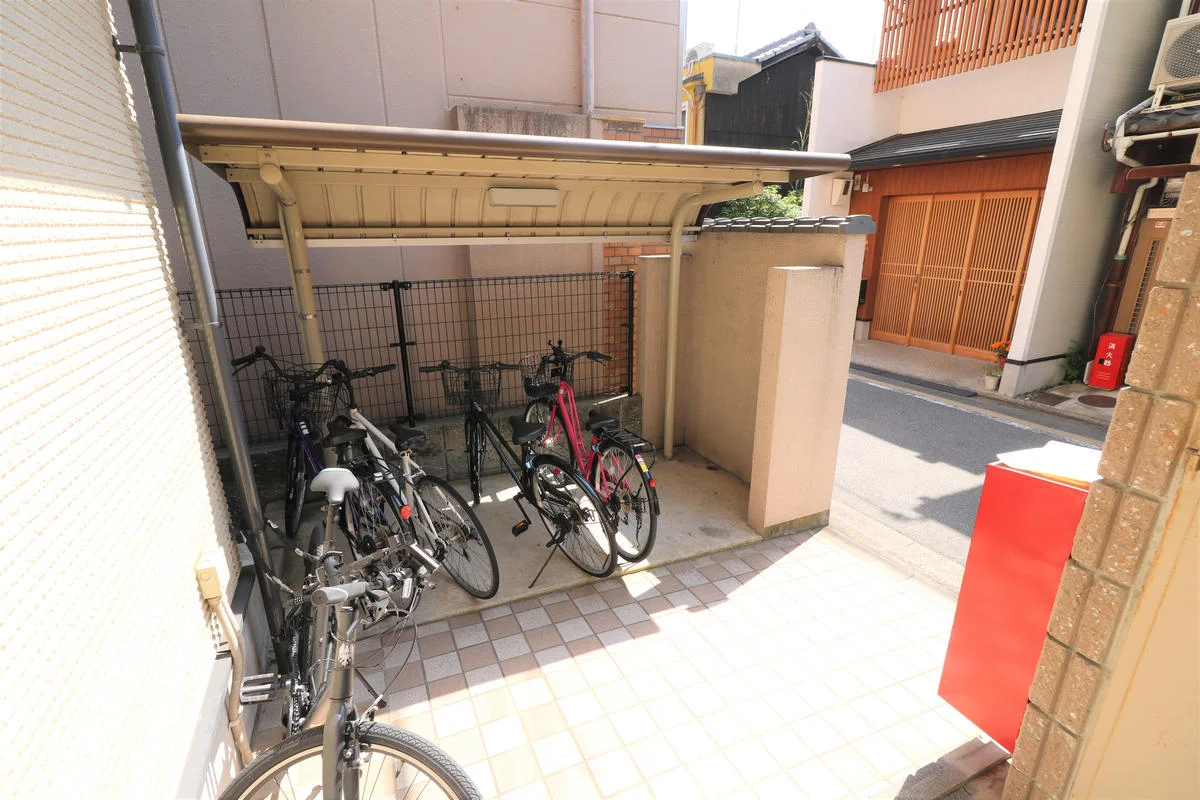 屋根付き駐輪場を完備※無料