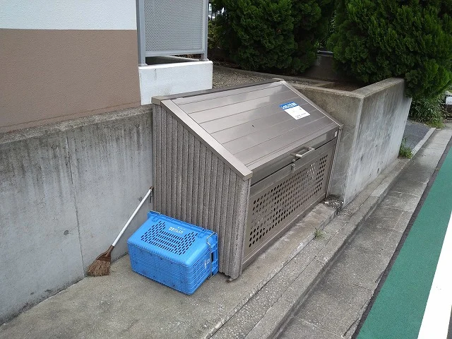 ダストボックス