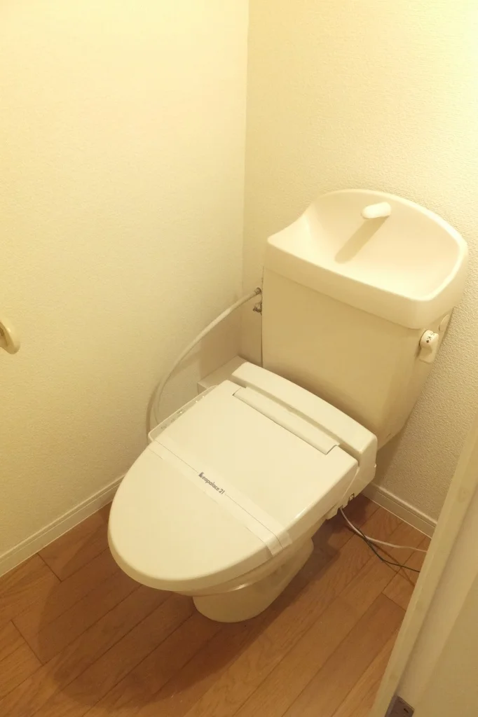 温水洗浄便座設置済みのお部屋です。