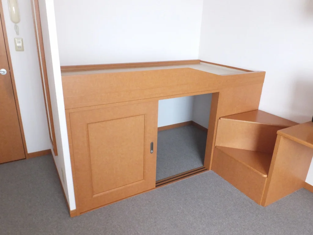 ベット下大型収納付き