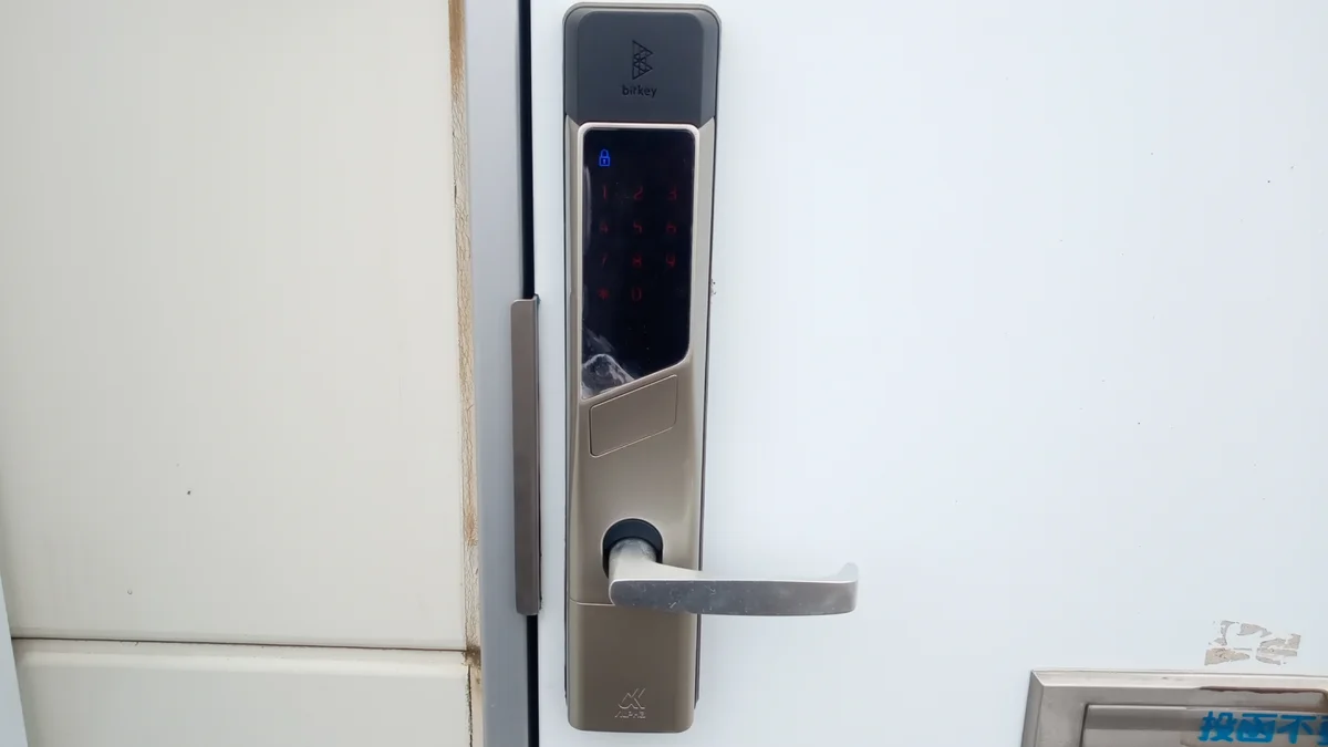 お部屋により鍵の形状が異なります。