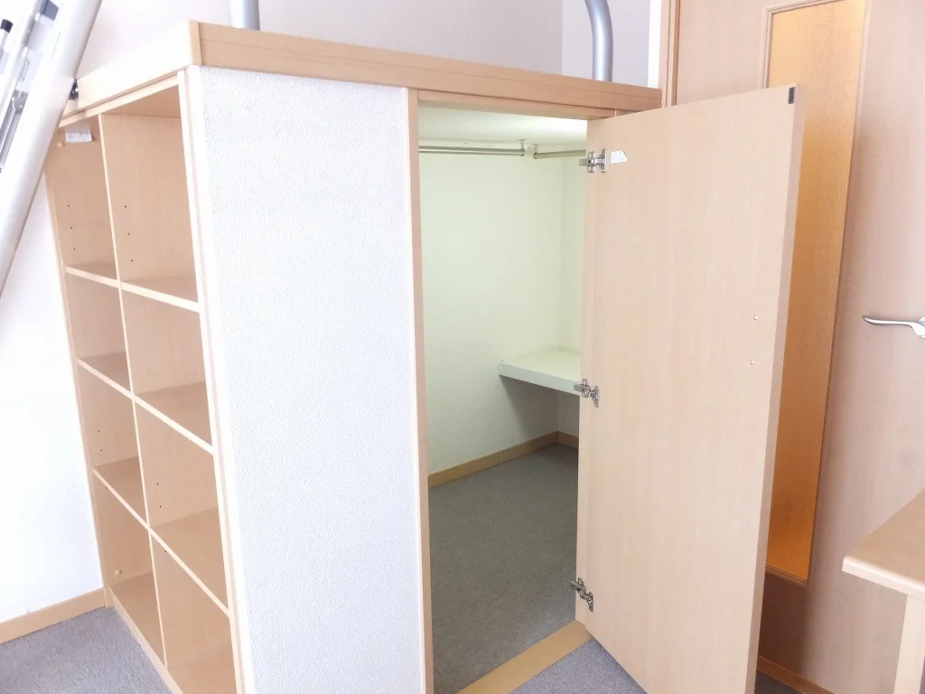 ベット下収納スペース