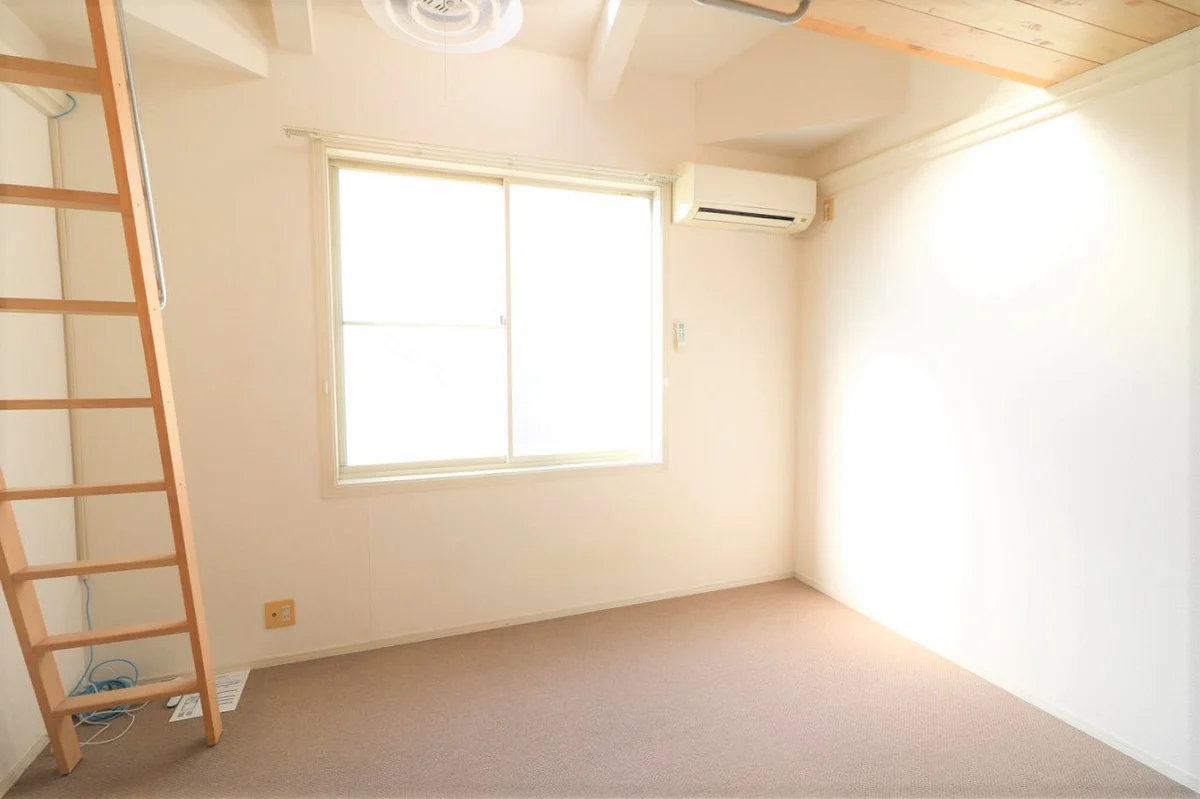 （※一部の号室で家具家電なし）１Ｆフローリング仕様・２Ｆ絨毯仕様