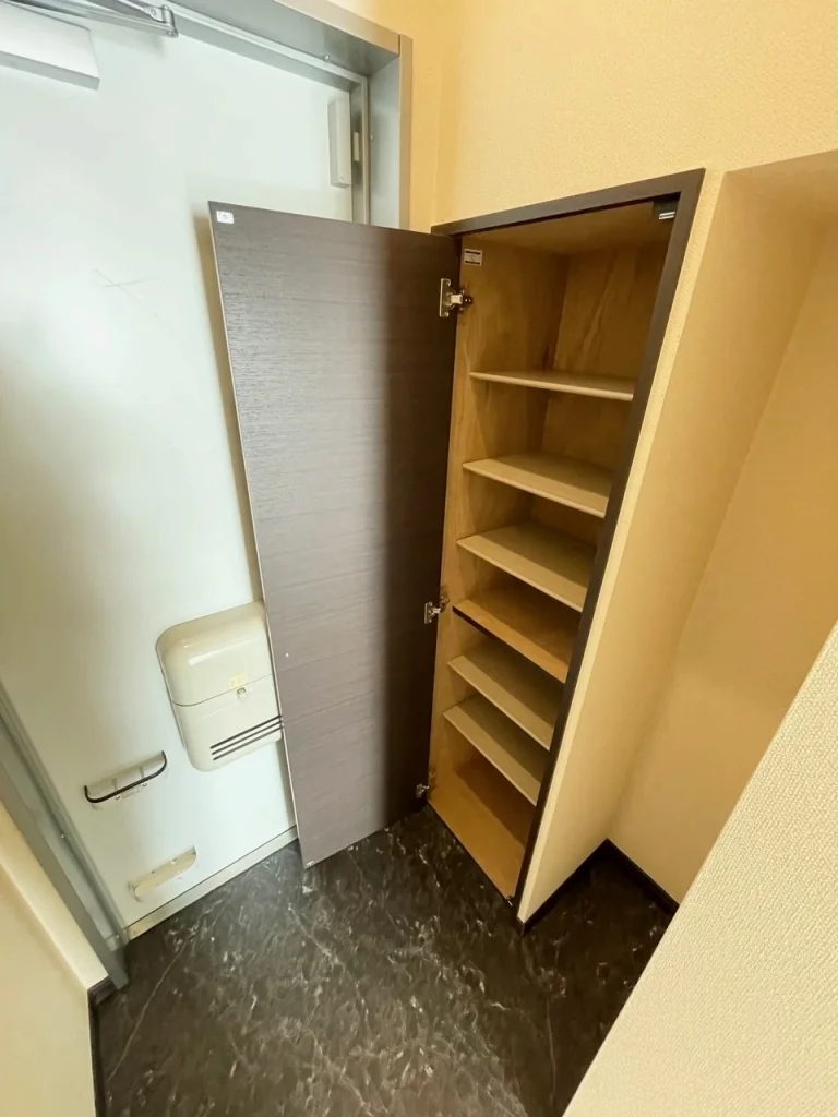 シューズボックス