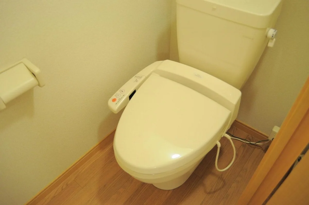 温水洗浄便座付きです。