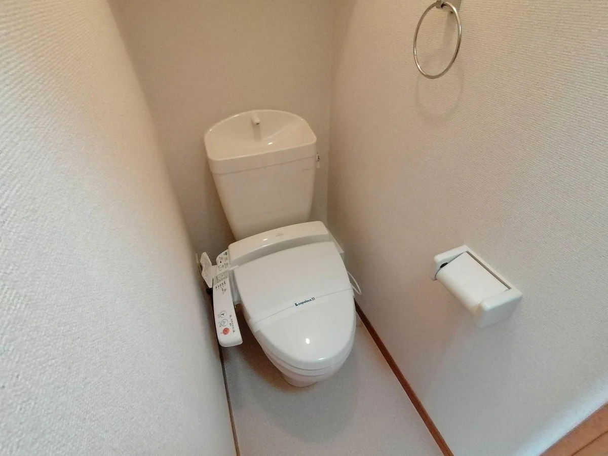 温水洗浄便座付きです。