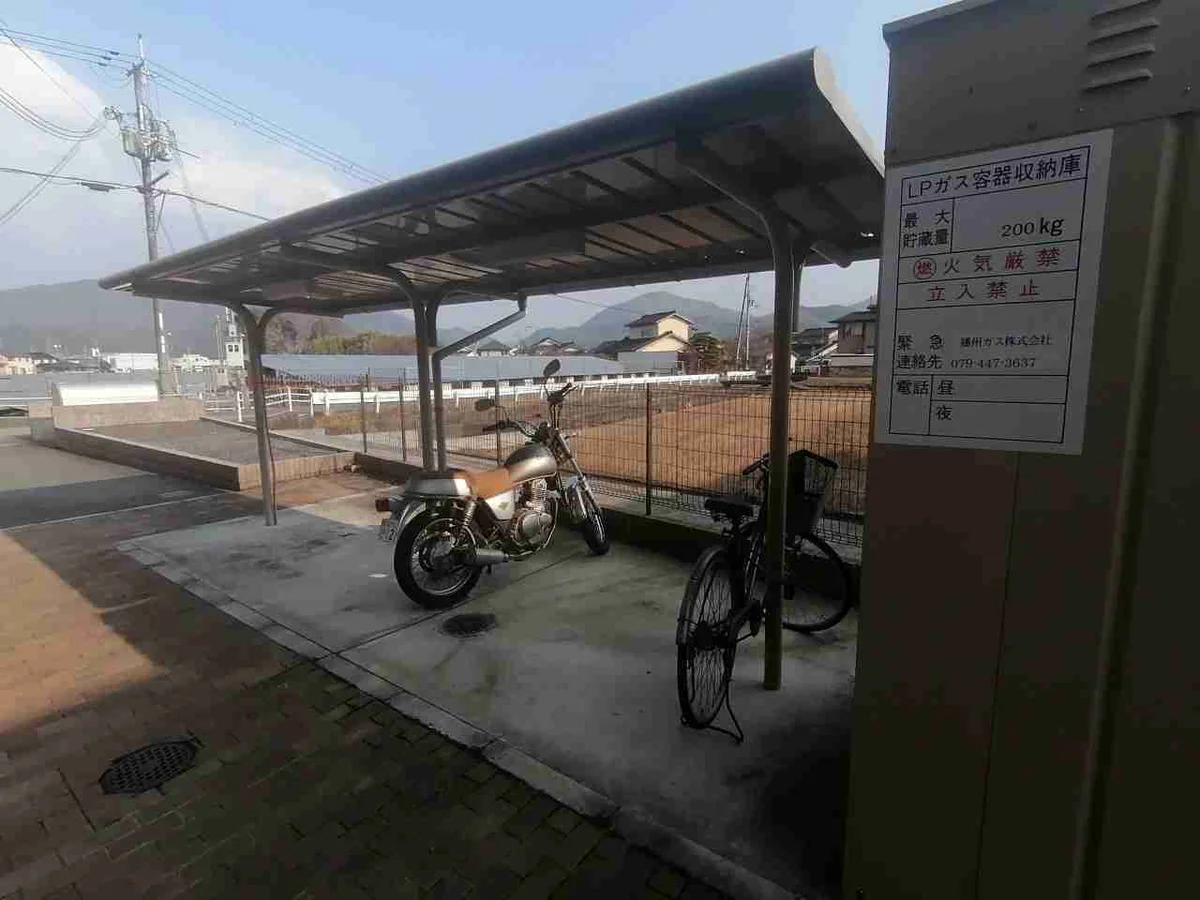 駐輪場も完備しております。