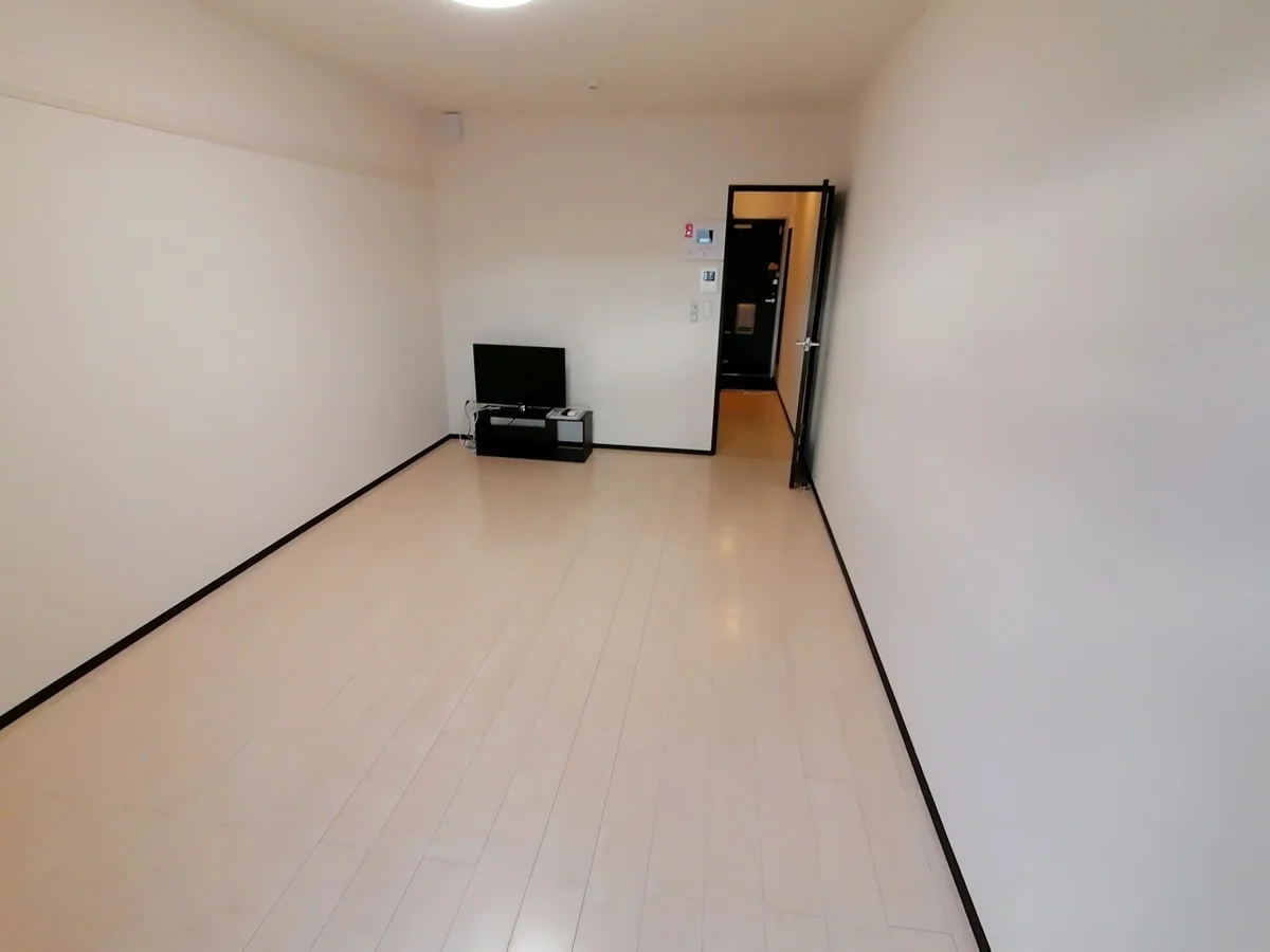 やわらかいフローリング仕様です。高遮音界床で音も安心。