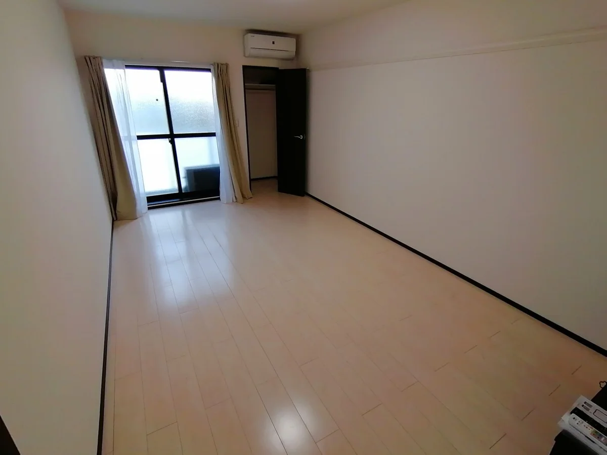 お好きな場所にベッド・布団を置いて休めます。