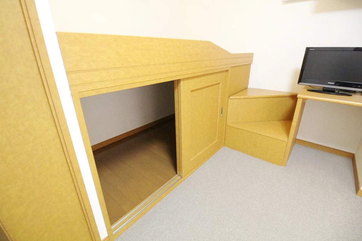 ベッド下の大型収納です。