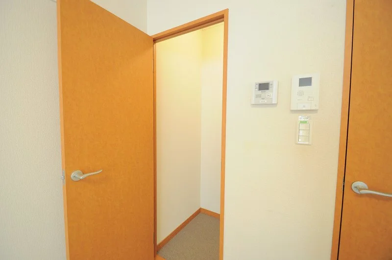 大きい収納あり！お部屋広く使えます