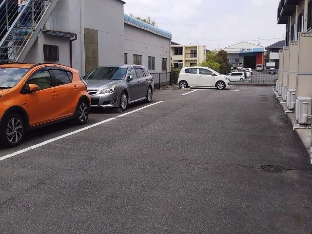 駐車場8台分