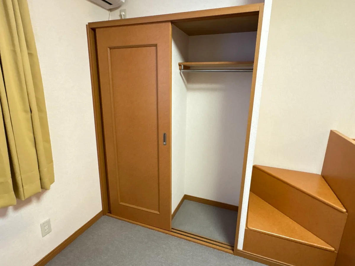 1階はフローリング、2階はじゅうたんです。