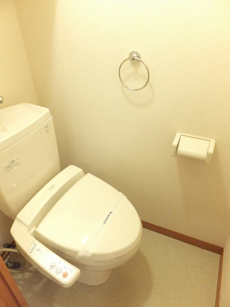 温水洗浄便座設置済み。