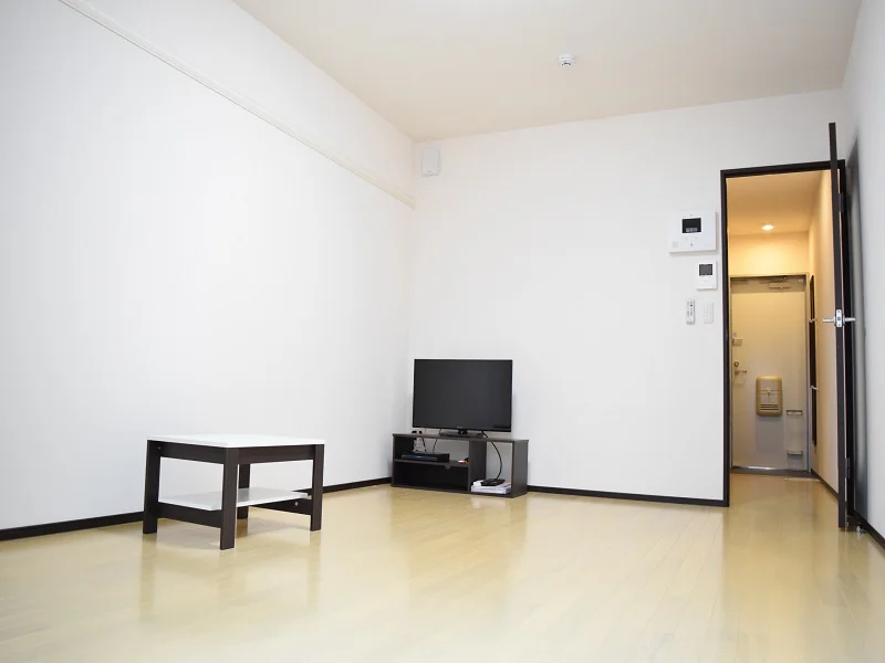 面積27.81㎡ある広い部屋です。