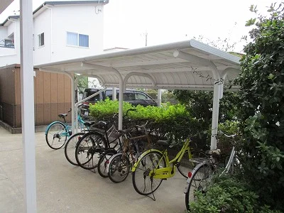 屋根付き駐輪場です。
