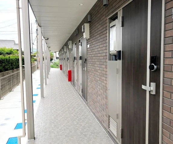 共用部分は清掃業者が清掃しています。