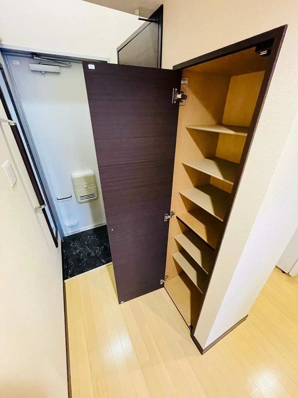 シューズボックス