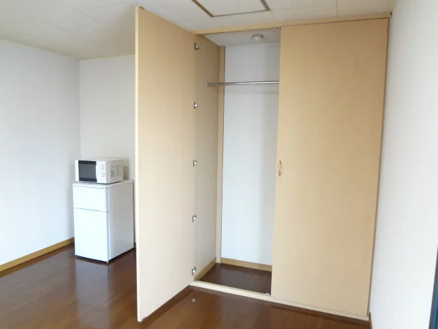 天井まで届く大きさのクローゼット！