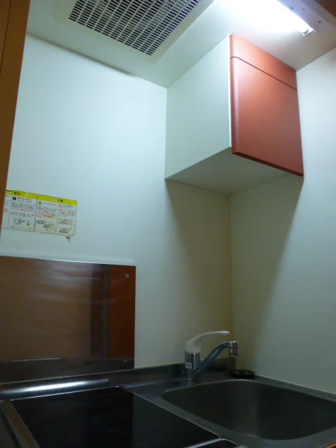 電気コンロ2口。上部、棚も便利です♪