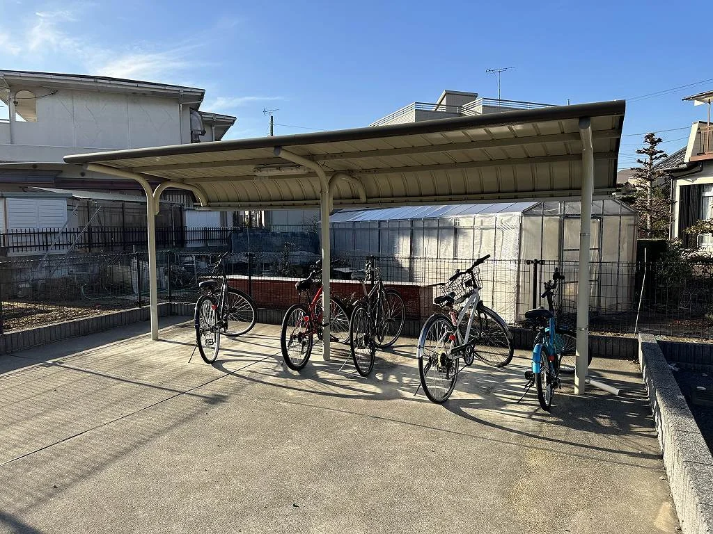 入居者様専用屋根付き駐輪場です。