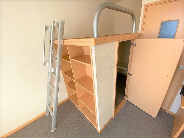 お部屋によって絨毯の種類・家電のメーカー等が異なります