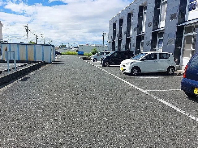 敷地内駐車場　空車情報はお問合せ下さい。