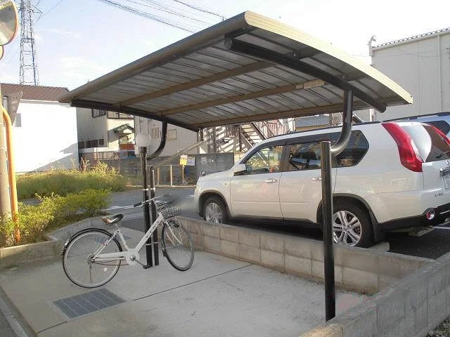 屋根付き駐輪場