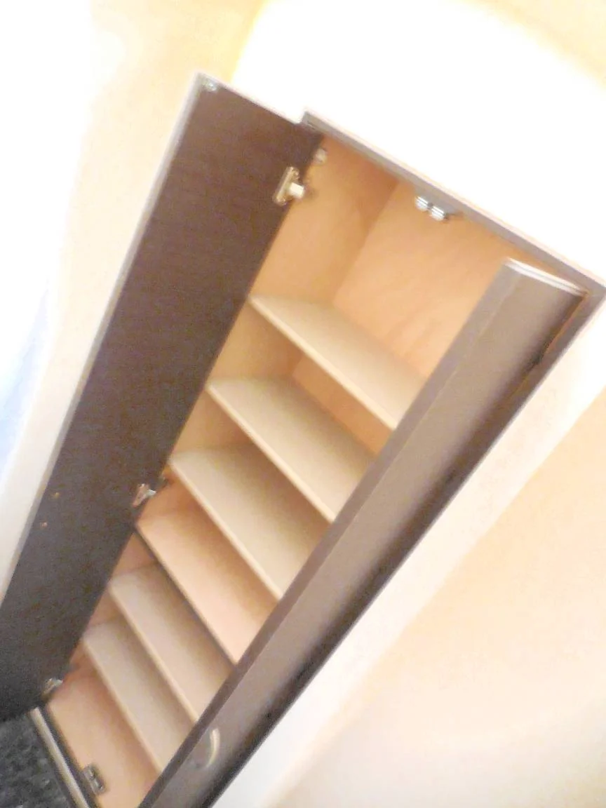 大容量の靴箱は高さを自由に調節可能です♪