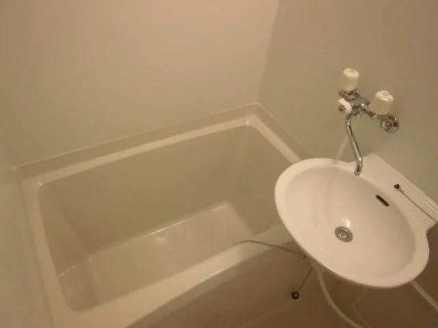 設備・仕様は号室により異なる為、現況を優先致します。