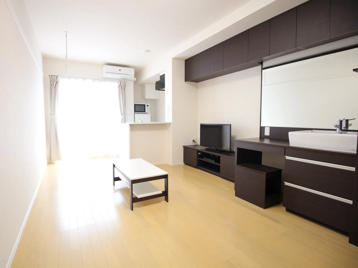 お部屋によって壁の色が違う場合がございます。