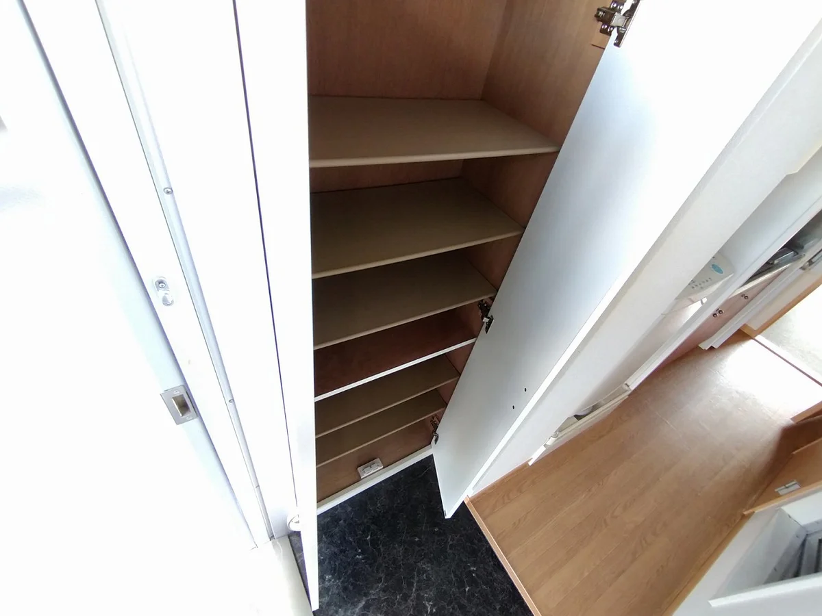 シューズボックス