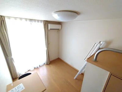 2階以上は絨毯仕様です。