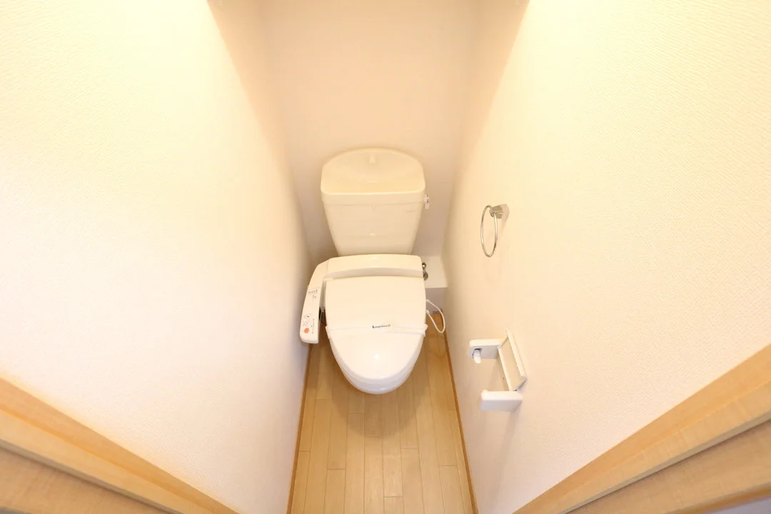 トイレは温水便座つき（※画像は代表例です）
