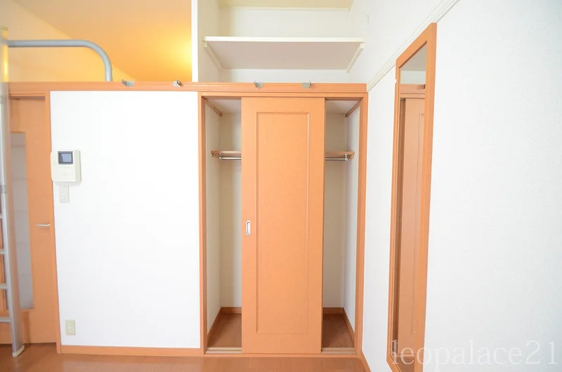 床はカーペットです