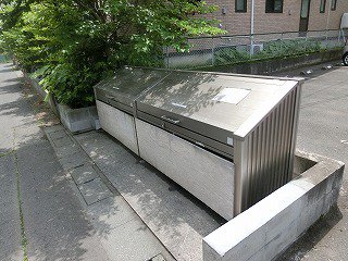 ごみ置き場