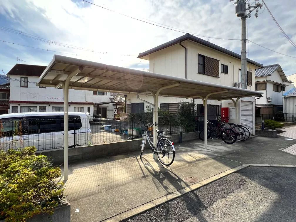 屋根付き駐輪場