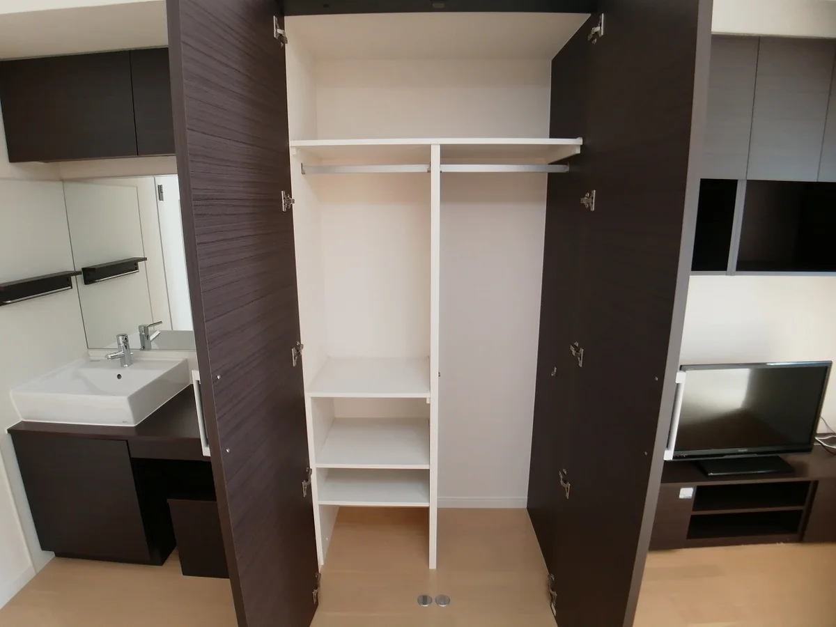 お部屋によって壁の色が違う場合がございます。